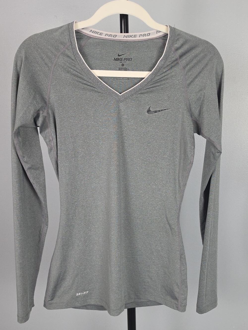 Nike Pro Dri-Fit Gray Fitted V-Neck Long Sleeve Top Size S
